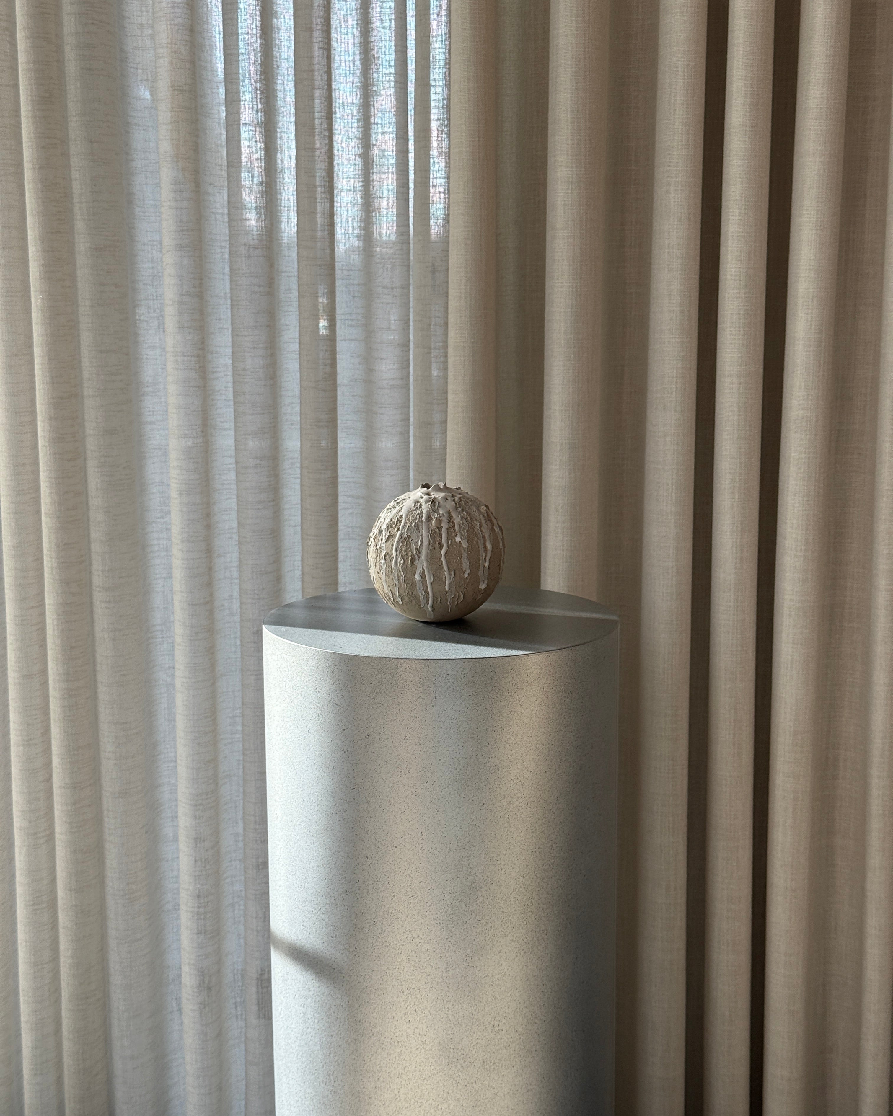 Selene XS - White Runner